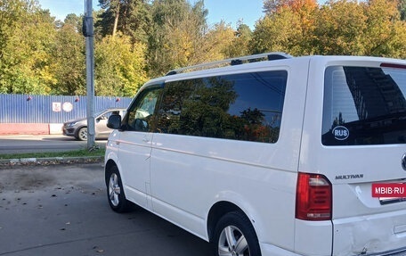 Volkswagen Multivan T6 рестайлинг, 2015 год, 2 200 000 рублей, 5 фотография