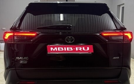 Toyota RAV4, 2021 год, 3 660 000 рублей, 2 фотография