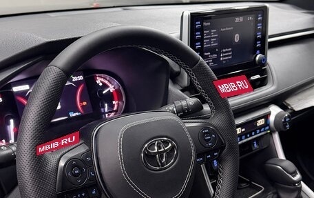 Toyota RAV4, 2021 год, 3 660 000 рублей, 7 фотография