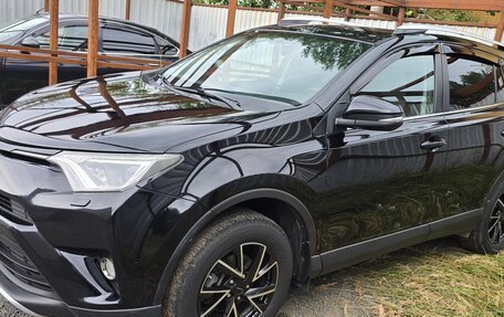 Toyota RAV4, 2017 год, 2 280 000 рублей, 2 фотография