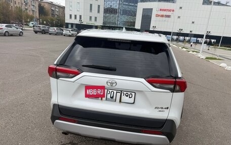 Toyota RAV4, 2023 год, 3 990 000 рублей, 3 фотография