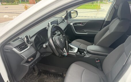 Toyota RAV4, 2023 год, 3 990 000 рублей, 6 фотография