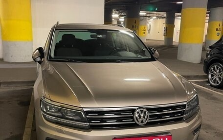 Volkswagen Tiguan II, 2018 год, 2 200 000 рублей, 3 фотография