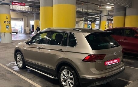 Volkswagen Tiguan II, 2018 год, 2 200 000 рублей, 5 фотография