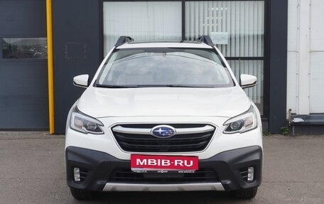 Subaru Outback IV рестайлинг, 2020 год, 2 300 000 рублей, 2 фотография