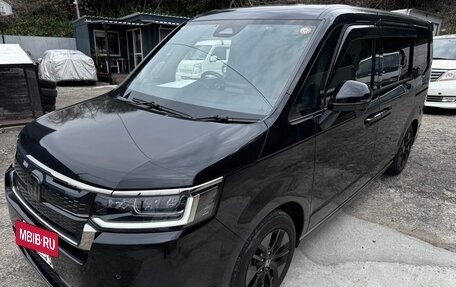 Honda Stepwgn, 2023 год, 2 490 000 рублей, 2 фотография