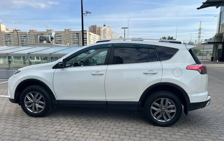 Toyota RAV4, 2018 год, 1 670 000 рублей, 5 фотография