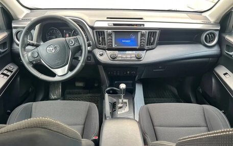 Toyota RAV4, 2018 год, 1 670 000 рублей, 6 фотография
