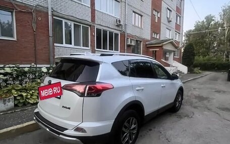 Toyota RAV4, 2018 год, 1 670 000 рублей, 3 фотография
