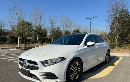 Mercedes-Benz A-Класс, 2020 год, 1 630 000 рублей, 3 фотография