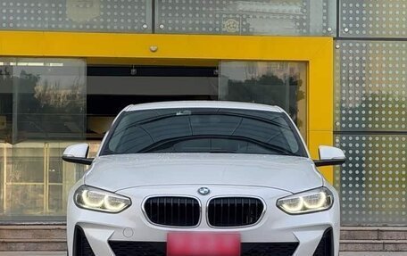 BMW 1 серия, 2023 год, 1 420 000 рублей, 2 фотография