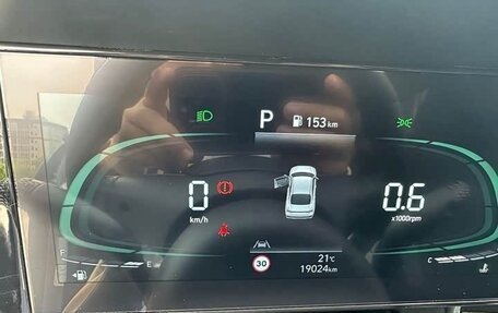 Hyundai Elantra, 2023 год, 1 190 000 рублей, 13 фотография