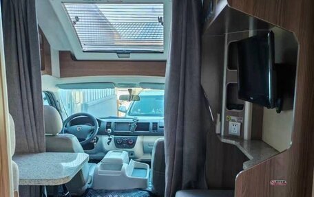 Toyota HiAce H200, 2018 год, 3 799 666 рублей, 3 фотография