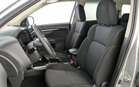 Mitsubishi Outlander III рестайлинг 3, 2019 год, 2 050 000 рублей, 18 фотография