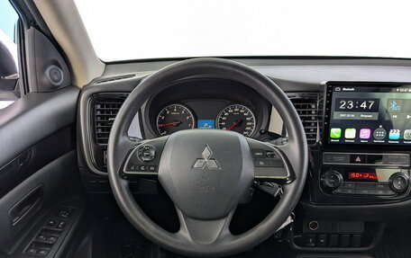 Mitsubishi Outlander III рестайлинг 3, 2019 год, 2 050 000 рублей, 24 фотография