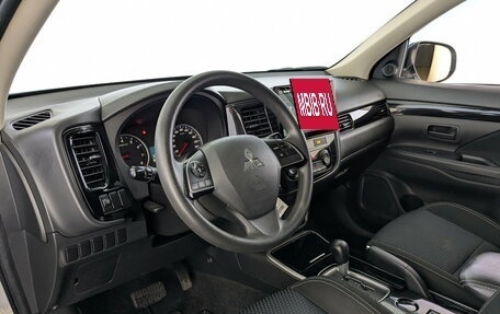 Mitsubishi Outlander III рестайлинг 3, 2019 год, 2 050 000 рублей, 16 фотография