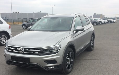 Volkswagen Tiguan II, 2017 год, 2 200 000 рублей, 3 фотография