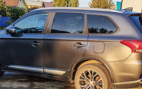 Mitsubishi Outlander III рестайлинг 3, 2018 год, 2 250 000 рублей, 6 фотография