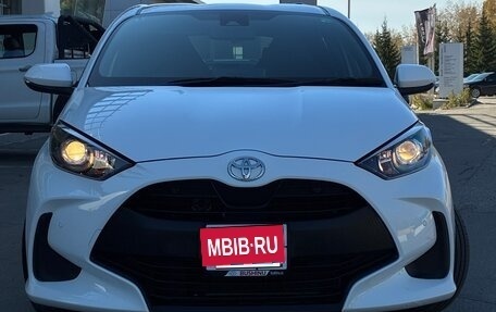 Toyota Yaris, 2021 год, 965 000 рублей, 2 фотография