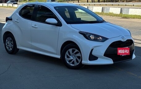 Toyota Yaris, 2021 год, 965 000 рублей, 3 фотография