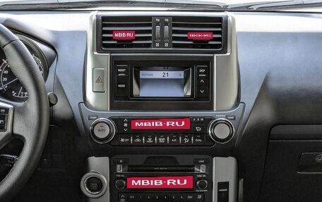 Toyota Land Cruiser Prado 150 рестайлинг 2, 2012 год, 2 899 500 рублей, 9 фотография