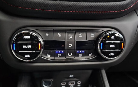Chevrolet TrailBlazer, 2022 год, 2 600 000 рублей, 31 фотография
