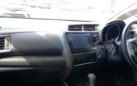 Honda Fit III, 2018 год, 1 350 000 рублей, 2 фотография