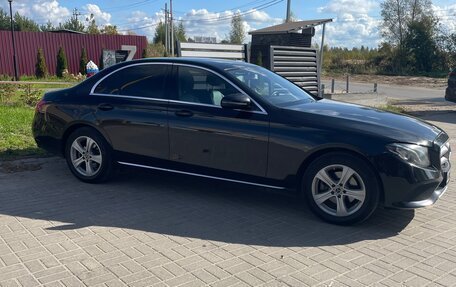 Mercedes-Benz E-Класс, 2018 год, 2 200 000 рублей, 2 фотография