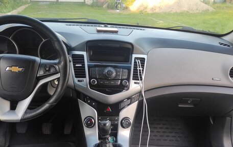 Chevrolet Cruze II, 2011 год, 450 000 рублей, 7 фотография