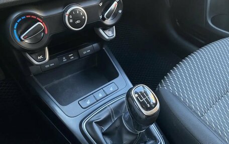 KIA Rio IV, 2017 год, 929 000 рублей, 30 фотография