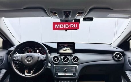 Mercedes-Benz GLA, 2018 год, 1 660 000 рублей, 13 фотография