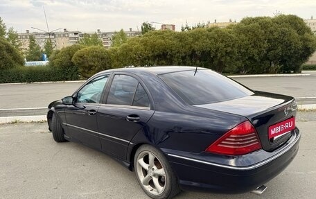 Mercedes-Benz C-Класс, 2005 год, 700 000 рублей, 3 фотография