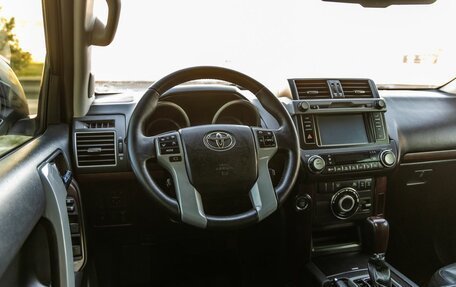 Toyota Land Cruiser Prado 150 рестайлинг 2, 2015 год, 3 898 000 рублей, 14 фотография