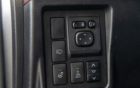 Toyota Land Cruiser Prado 150 рестайлинг 2, 2015 год, 3 898 000 рублей, 15 фотография