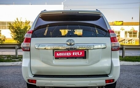Toyota Land Cruiser Prado 150 рестайлинг 2, 2015 год, 3 898 000 рублей, 6 фотография