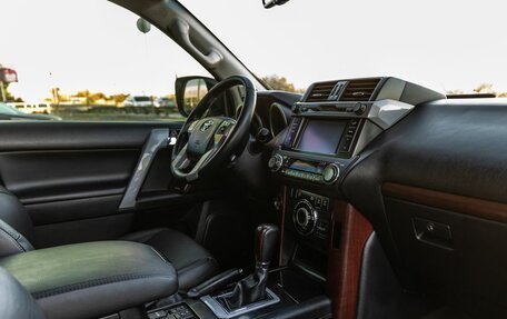 Toyota Land Cruiser Prado 150 рестайлинг 2, 2015 год, 3 898 000 рублей, 30 фотография
