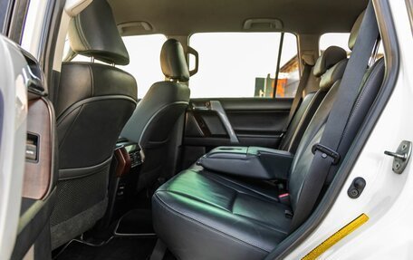 Toyota Land Cruiser Prado 150 рестайлинг 2, 2015 год, 3 898 000 рублей, 31 фотография