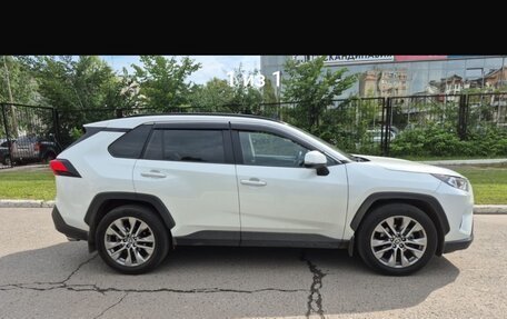 Toyota RAV4, 2021 год, 3 500 000 рублей, 10 фотография