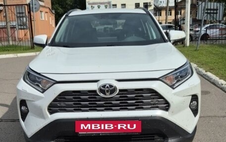 Toyota RAV4, 2021 год, 3 500 000 рублей, 12 фотография