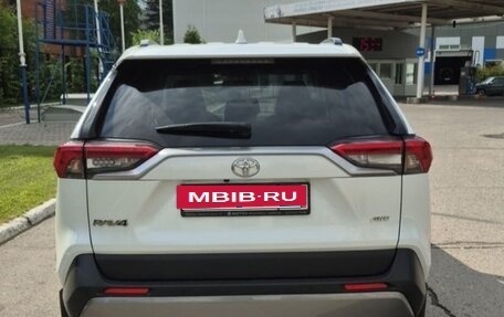 Toyota RAV4, 2021 год, 3 500 000 рублей, 7 фотография