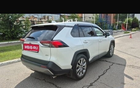 Toyota RAV4, 2021 год, 3 500 000 рублей, 9 фотография