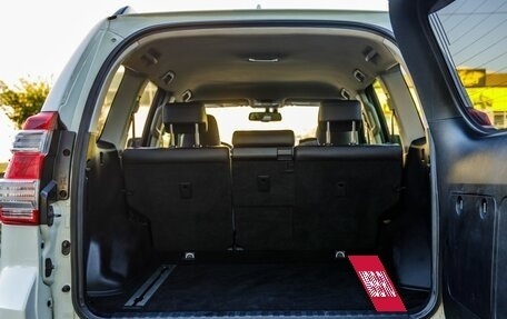 Toyota Land Cruiser Prado 150 рестайлинг 2, 2015 год, 3 898 000 рублей, 32 фотография