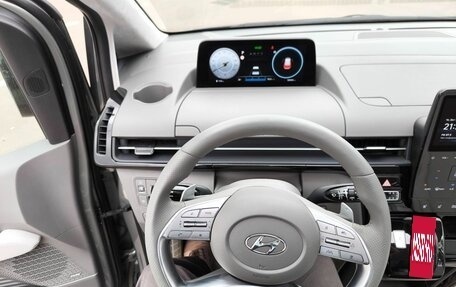 Hyundai Staria, 2021 год, 5 100 000 рублей, 14 фотография
