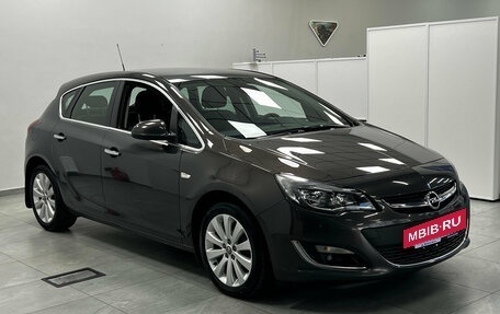Opel Astra J, 2013 год, 730 000 рублей, 2 фотография