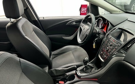 Opel Astra J, 2013 год, 730 000 рублей, 11 фотография