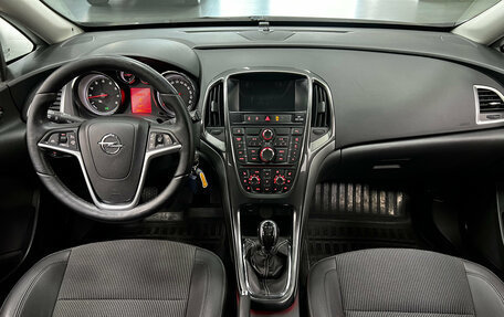 Opel Astra J, 2013 год, 730 000 рублей, 15 фотография