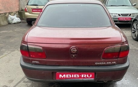 Opel Omega B, 1998 год, 250 000 рублей, 1 фотография