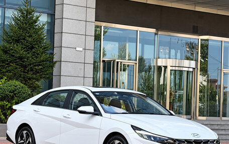 Hyundai Elantra, 2023 год, 1 500 001 рублей, 3 фотография