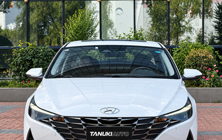Hyundai Elantra, 2023 год, 1 500 001 рублей, 2 фотография