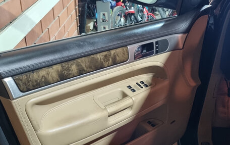 Volkswagen Touareg III, 2008 год, 1 750 000 рублей, 10 фотография